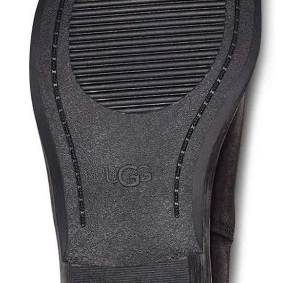 Emmeth Waterproof Chelsea Boot
UGG® - Picture 4 of 6